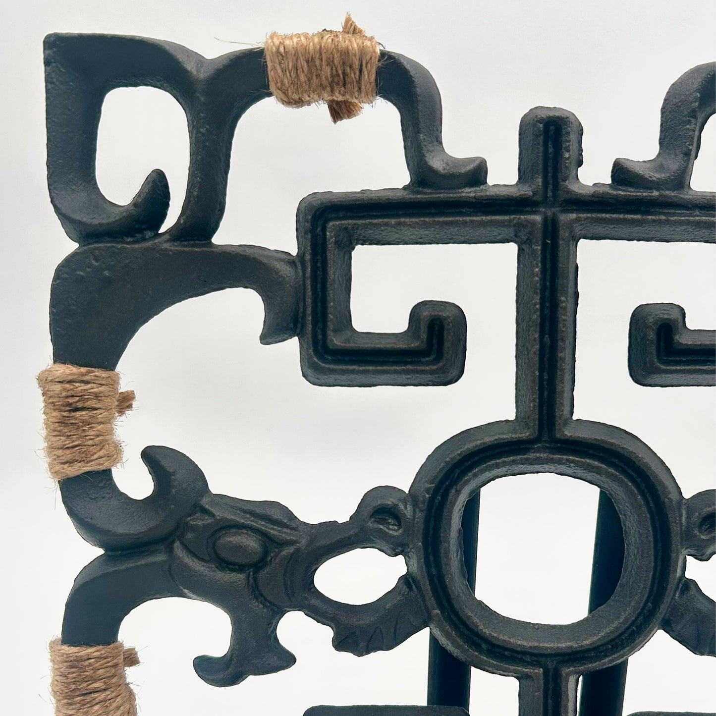 Tiki Dragon Breezeway Tile with Stand