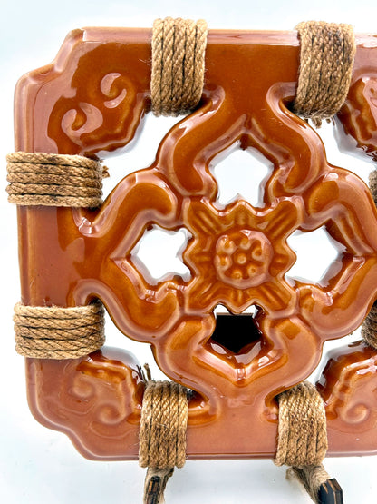 Tiki Jade Breezeway Tile with Stand