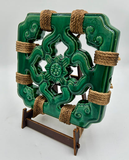 Tiki Jade Breezeway Tile with Stand